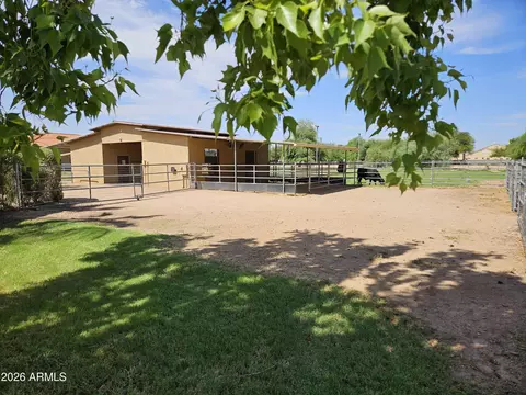 Exterior - 284 S 162nd St, Gilbert, AZ 85296 photo 10 of 10