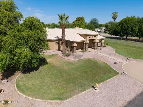 Exterior - 284 S 162nd St, Gilbert, AZ 85296 photo 2 of 9