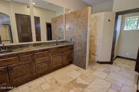 Bath - 284 S 162nd St, Gilbert, AZ 85296 photo 2 of 8