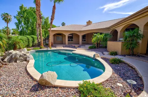 Exterior - 284 S 162nd St, Gilbert, AZ 85296 photo 7 of 9