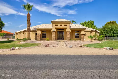 Exterior - 284 S 162nd St, Gilbert, AZ 85296 photo 4 of 9