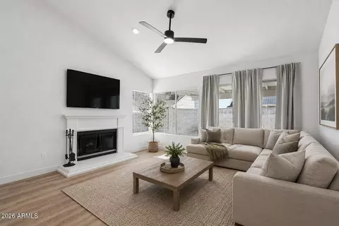 Living - 1029 E Annette Dr, Phoenix, AZ 85022 photo 3 of 4