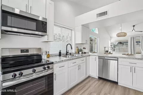 Kitchen - 1029 E Annette Dr, Phoenix, AZ 85022 photo 3 of 4