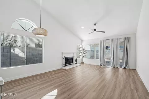 Living - 1029 E Annette Dr, Phoenix, AZ 85022 photo 2 of 4