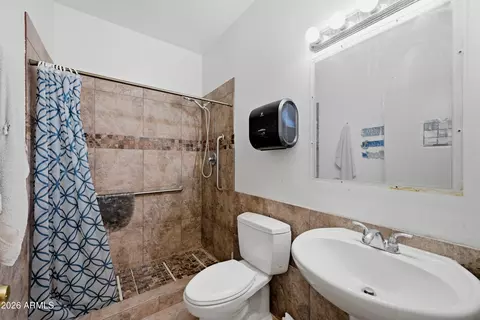 Bath - 4154 E Alder Ave, Mesa, AZ 85206 photo 2 of 2