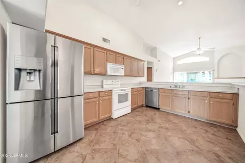 Kitchen - 4303 E Angela Dr, Phoenix, AZ 85032 photo 2 of 4