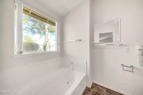 Bath - 4303 E Angela Dr, Phoenix, AZ 85032 photo 2 of 4