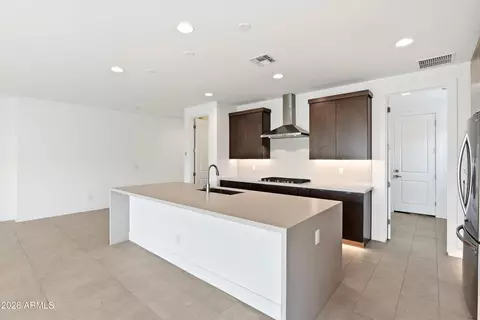 Kitchen - 10252 E Utah Ave, Mesa, AZ 85212 photo 3 of 4