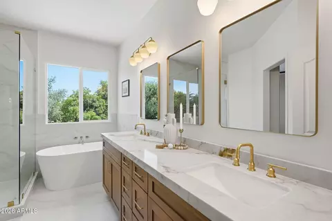 Bath - 2533 E Stottler Dr, Gilbert, AZ 85296 photo 4 of 7