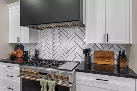 Kitchen - 10124 E Pantera Ave, Mesa, AZ 85212 photo 8 of 10