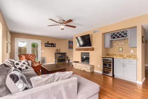 Living - 3601 E Rosemonte Dr, Phoenix, AZ 85050 photo 2 of 3