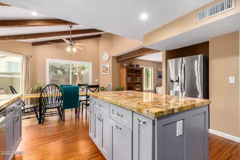 Kitchen - 3601 E Rosemonte Dr, Phoenix, AZ 85050 photo 3 of 6