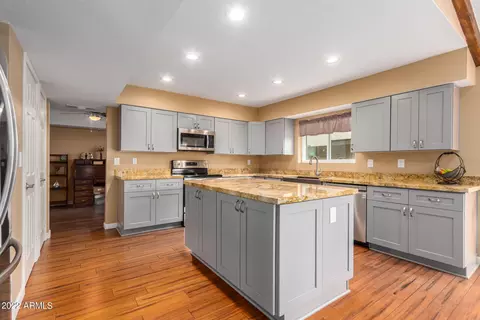 Kitchen - 3601 E Rosemonte Dr, Phoenix, AZ 85050 photo 1 of 6