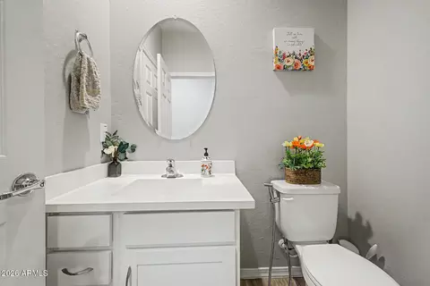 Bath - 5550 N 107th Ln, Phoenix, AZ 85037 photo 1 of 5