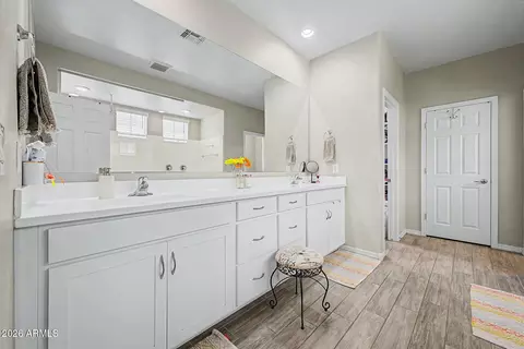 Bath - 5550 N 107th Ln, Phoenix, AZ 85037 photo 2 of 5