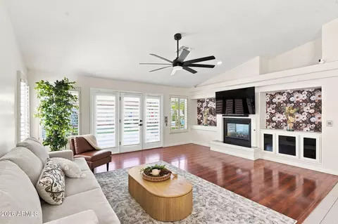 Living - 2540 E Sagebrush St, Gilbert, AZ 85296 photo 4 of 4
