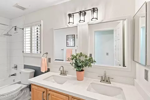 Bath - 2540 E Sagebrush St, Gilbert, AZ 85296 photo 4 of 4