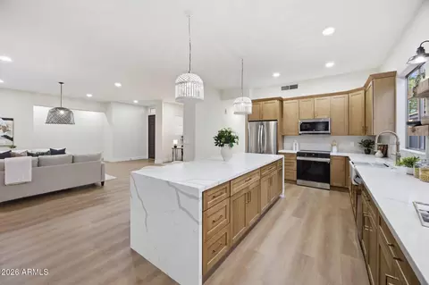 Kitchen - 1645 E Orangewood St, Gilbert, AZ 85296 photo 4 of 5