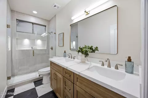 Bath - 1645 E Orangewood St, Gilbert, AZ 85296 photo 3 of 3