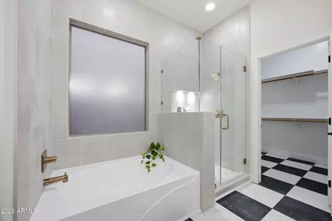 Bath - 1645 E Orangewood St, Gilbert, AZ 85296 photo 2 of 3