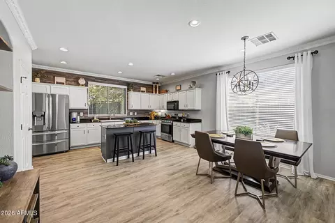 Kitchen - 4343 E Vaughn Ave, Gilbert, AZ 85234 photo 4 of 5
