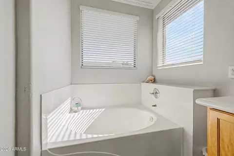 Bath - 4343 E Vaughn Ave, Gilbert, AZ 85234 photo 3 of 4