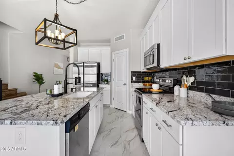 Kitchen - 3773 E Washington Ct, Gilbert, AZ 85234 photo 3 of 5