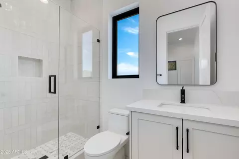 Bath - 4041 E Mountain View Rd, Phoenix, AZ 85028 photo 4 of 8