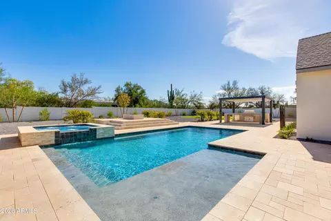 Exterior - 4041 E Mountain View Rd, Phoenix, AZ 85028 photo 6 of 16