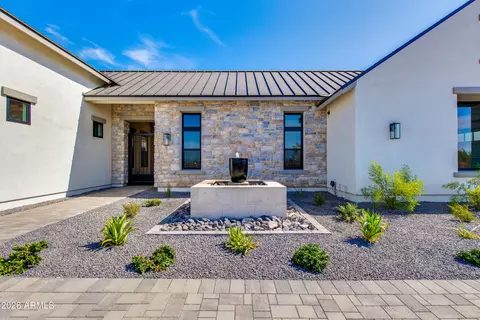 Exterior - 4041 E Mountain View Rd, Phoenix, AZ 85028 photo 3 of 16