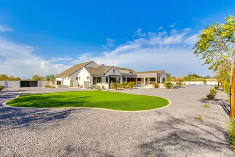 Exterior - 4041 E Mountain View Rd, Phoenix, AZ 85028 photo 15 of 16