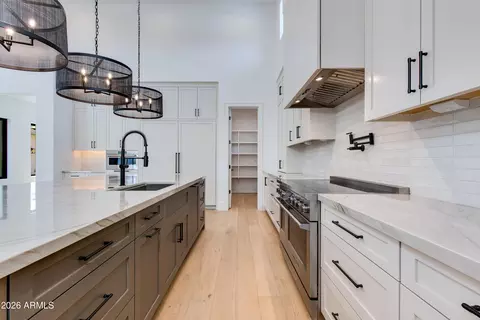 Kitchen - 4041 E Mountain View Rd, Phoenix, AZ 85028 photo 2 of 4