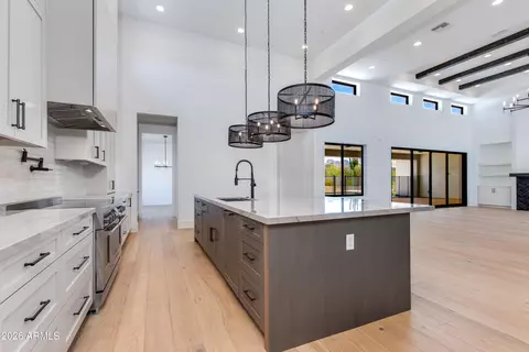 Kitchen - 4041 E Mountain View Rd, Phoenix, AZ 85028 photo 3 of 4
