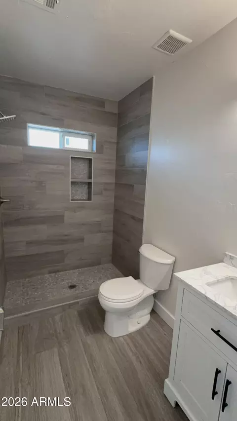 Bath - 1718 E Glenrosa Ave, Phoenix, AZ 85016 photo 9 of 9