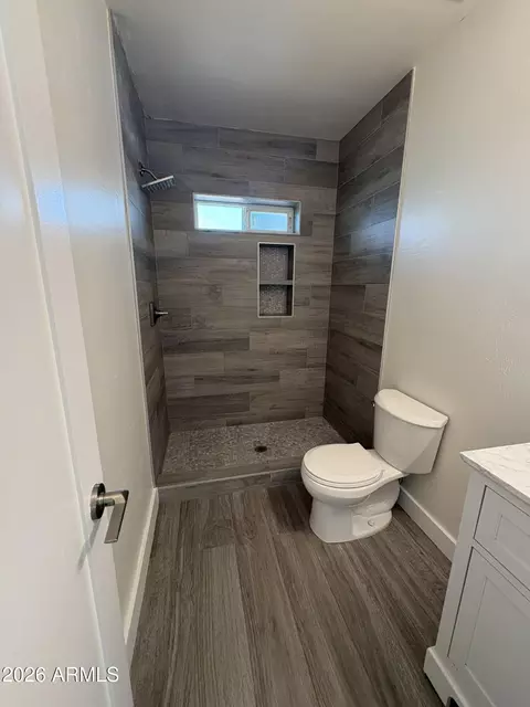 Bath - 1718 E Glenrosa Ave, Phoenix, AZ 85016 photo 8 of 9