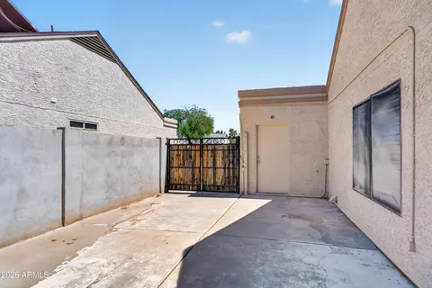 Exterior - 1508 E Todd Dr, Tempe, AZ 85283 photo 4 of 5