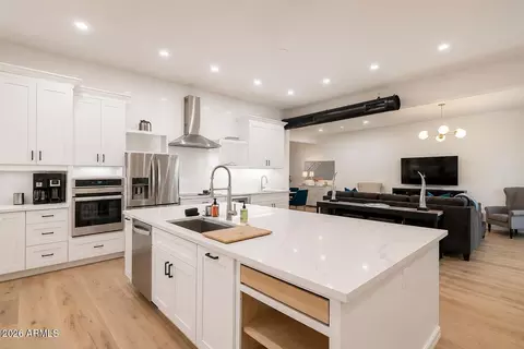 Kitchen - 4552 N 52nd Pl, Phoenix, AZ 85018 photo 3 of 3