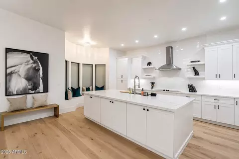 Kitchen - 4552 N 52nd Pl, Phoenix, AZ 85018 photo 1 of 3