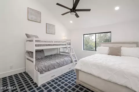 Bedroom - 4552 N 52nd Pl, Phoenix, AZ 85018 photo 3 of 4