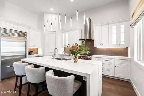 Kitchen - 3927 E Crittenden Ln, Phoenix, AZ 85018 photo 1 of 6