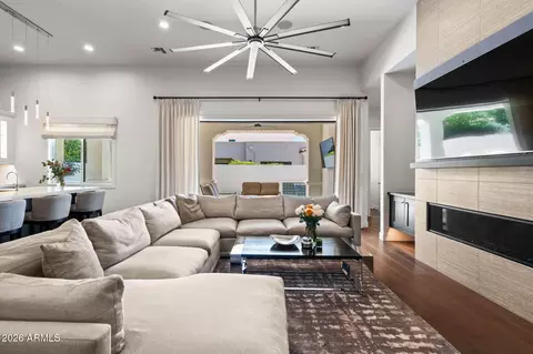 Living - 3927 E Crittenden Ln, Phoenix, AZ 85018 photo 7 of 8