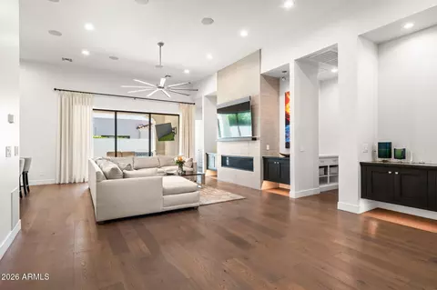 Living - 3927 E Crittenden Ln, Phoenix, AZ 85018 photo 3 of 8