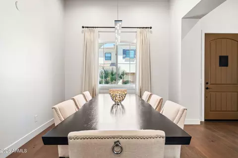 Dining - 3927 E Crittenden Ln, Phoenix, AZ 85018 photo 1 of 2