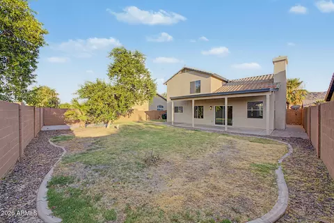 Exterior - 916 E Harwell Rd, Phoenix, AZ 85042 photo 7 of 8