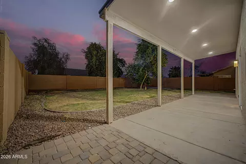 Exterior - 916 E Harwell Rd, Phoenix, AZ 85042 photo 3 of 8