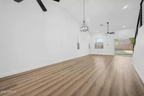 Living - 916 E Harwell Rd, Phoenix, AZ 85042 photo 1 of 3