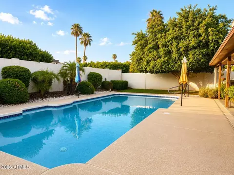 Exterior - 1238 E Kerry Ln, Phoenix, AZ 85024 photo 2 of 4