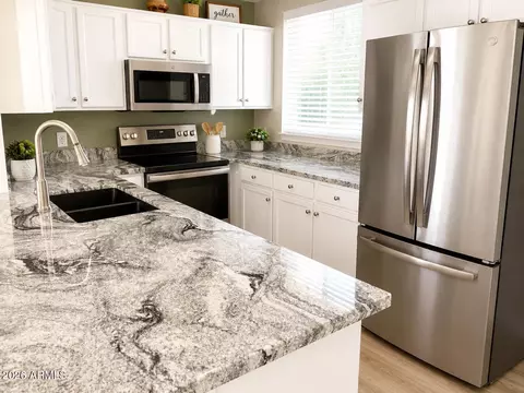 Kitchen - 1238 E Kerry Ln, Phoenix, AZ 85024 photo 1 of 2