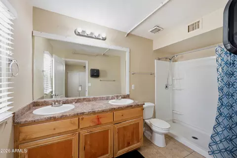 Bath - 918 E Millett Ave, Mesa, AZ 85204 photo 2 of 4