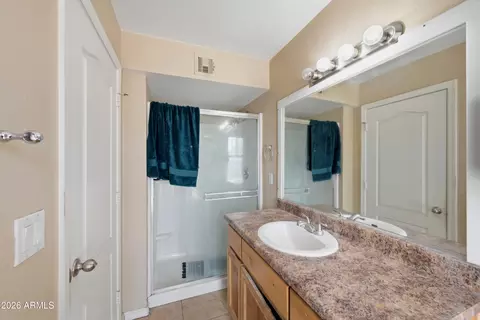 Bath - 918 E Millett Ave, Mesa, AZ 85204 photo 1 of 4